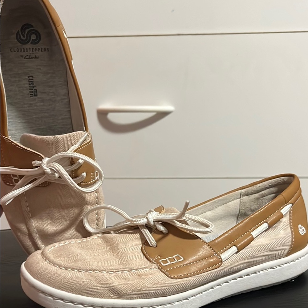 Cloudsteppers by Clarks Soft Cushion Tan Moccasins Women’s Size 8.5 M